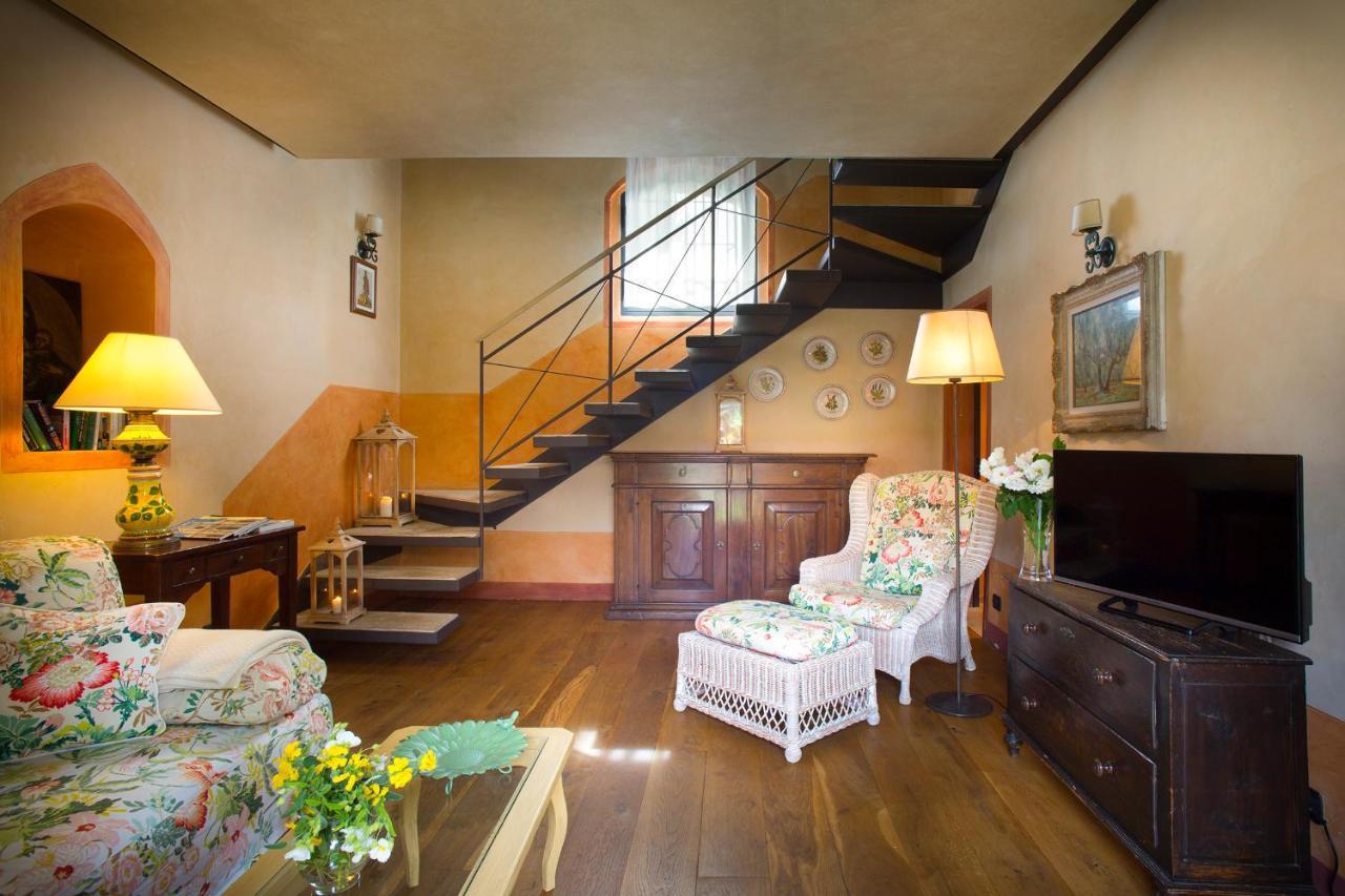 La Canonica Di Cortine Guest House Barberino Val d'Elsa ภายนอก รูปภาพ